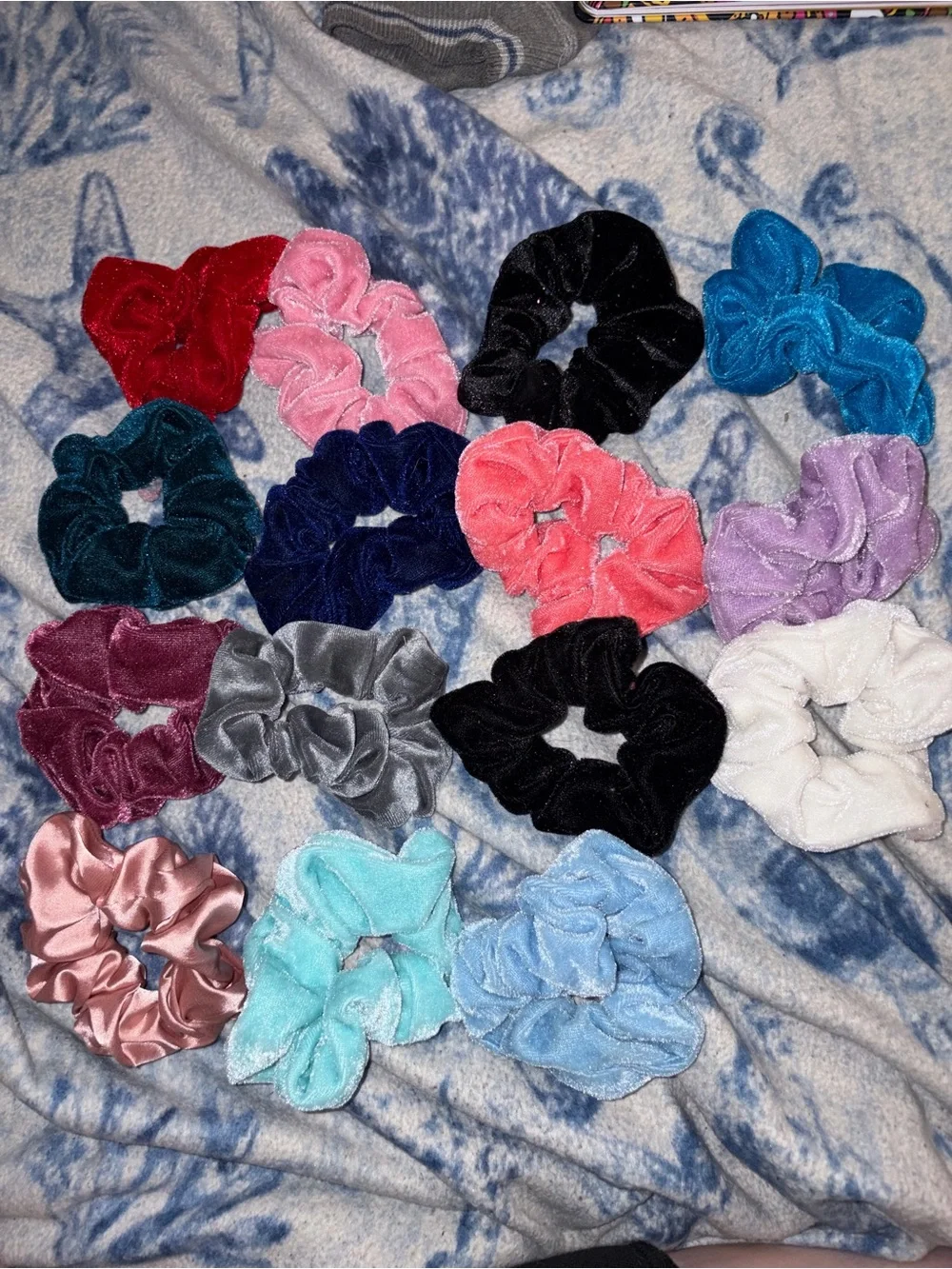 Bundle of 15 scrunchies